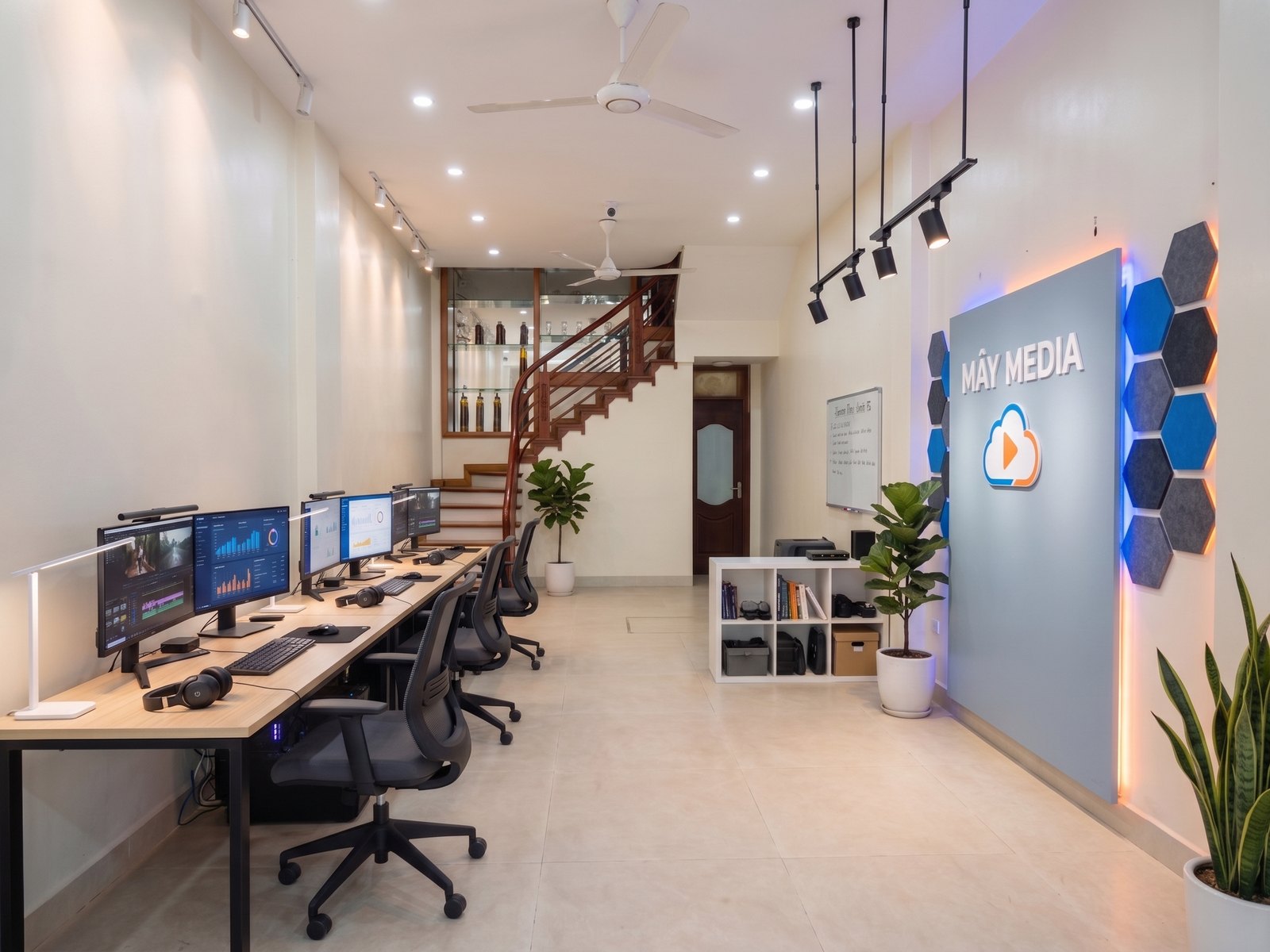Phối cảnh khu làm việc của studio Mây Media